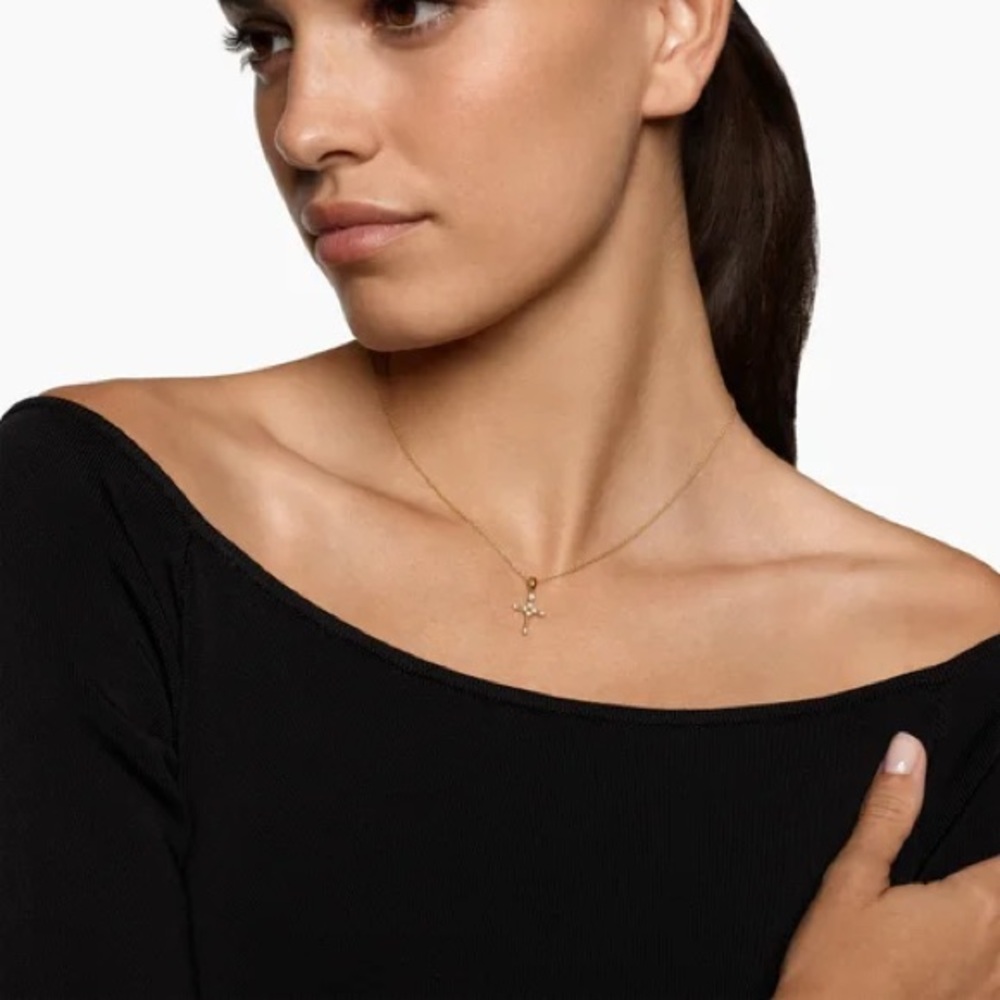 David Yurman Petite Modern Renaissance Cross Pendant Necklace - Picture 4 of 4
